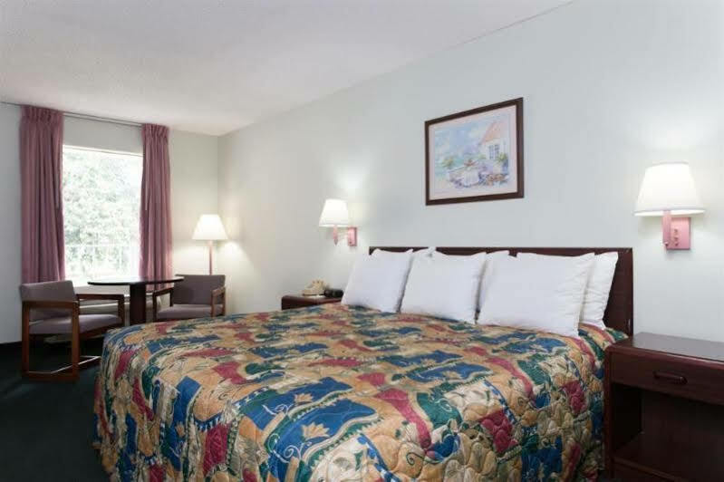 Days Inn By Wyndham Crystal River Esterno foto